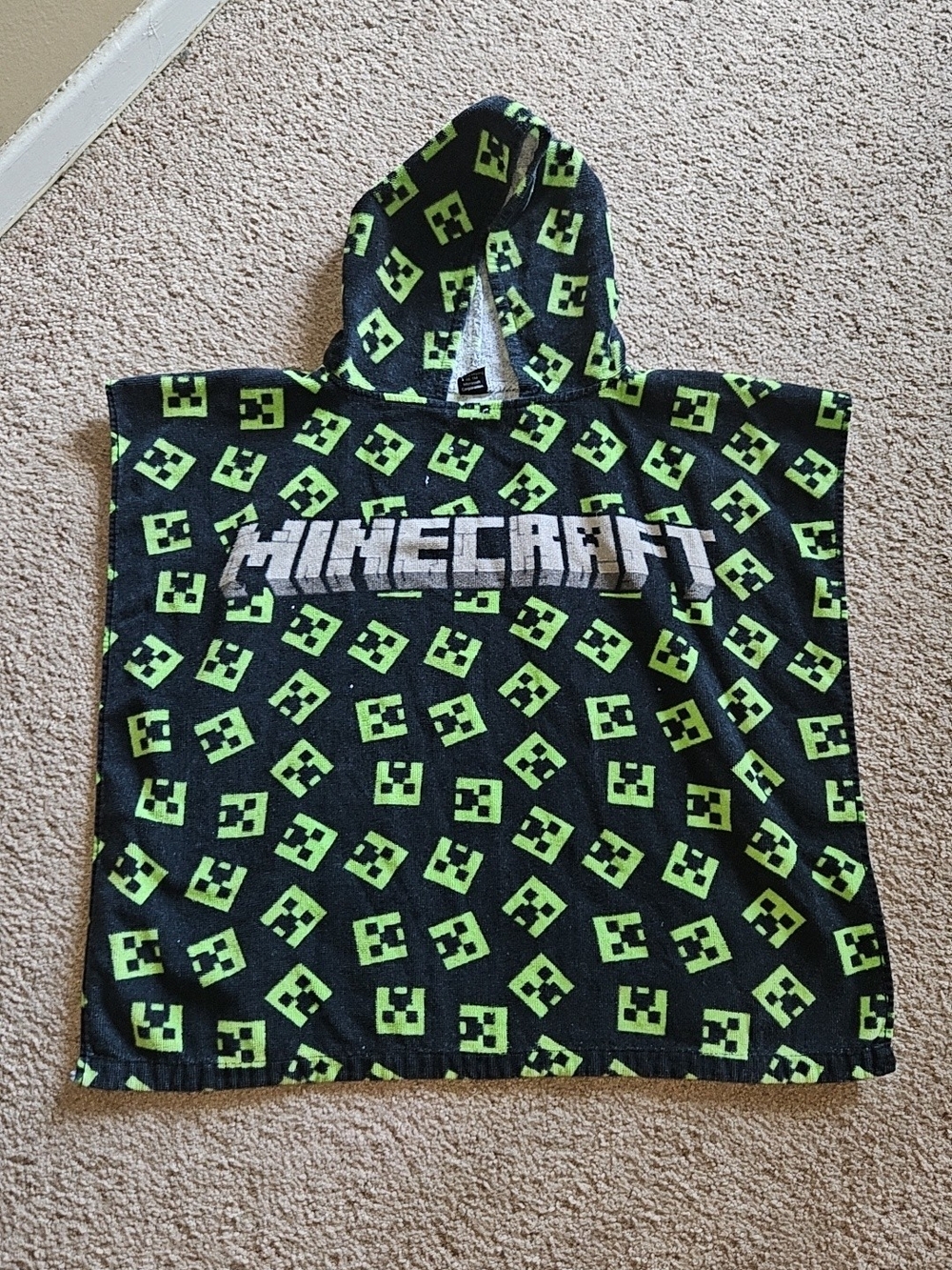 Minecraft Kids Hooded Poncho Towel in Black and Green